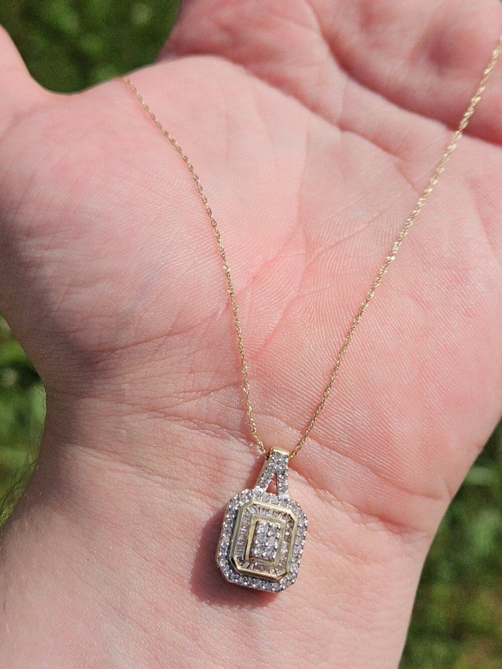 Vintage Sun 14K Yellow Gold Diamond Pendant Necklace Chain 18 inches